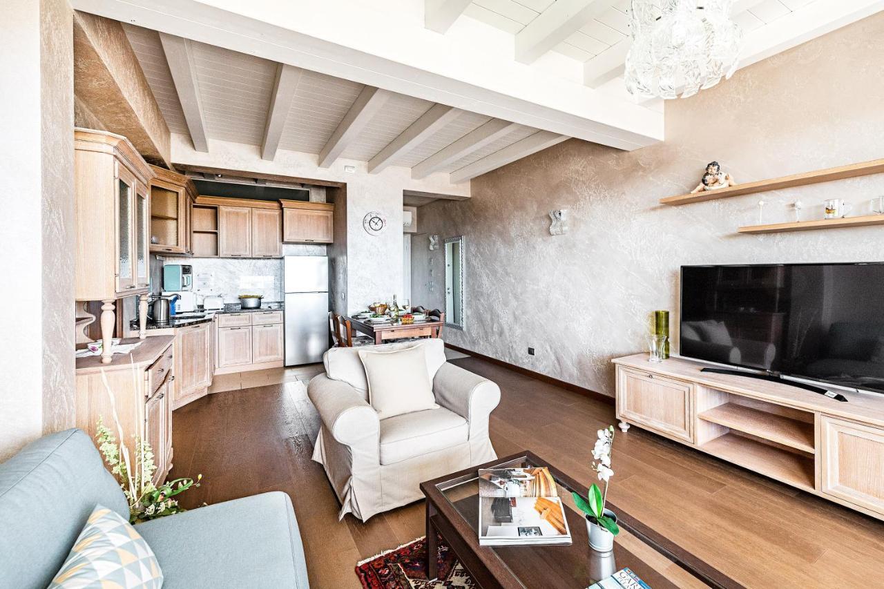 Warda C11 Apartment By Wonderful Italy Desenzano del Garda Exteriér fotografie